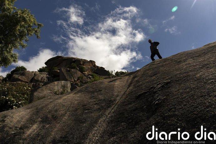 La Comunidad restringe la escalada en La Pedriza hasta julio para proteger aves en plena época de cría