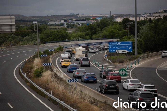 La DGT recomienda evitar distracciones y pide precaución para una vuelta de Semana Santa segura