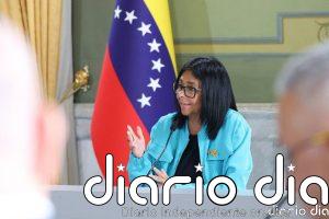 La Eurocámara insta al Consejo a mantener sanciones a Delcy Rodríguez, invitada por Sánchez a la Cumbre Iberoamericana