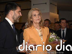 La infanta Elena preside en Las Ventas el homenaje a Luis de Lezama, el cura de los maletillas