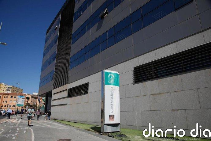 La investigación del crimen de Rioja (Almería) sitúa a cinco personas en el cortijo junto al herido y la fallecida