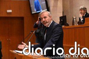 La oposición denuncia la "humillación" de Azcón ante "el pacto de la vergüenza" y Vox defiende la prioridad nacional