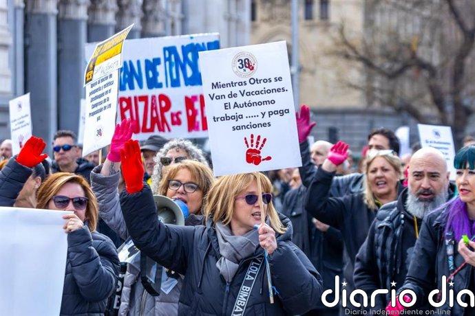 La Plataforma por la Dignidad de los Autónomos 30N convoca protestas en toda España del 25 al 27 de abril