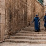 La Policía israelí difunde un vídeo de una agresión física contra una monja en Jerusalén a plena luz del día