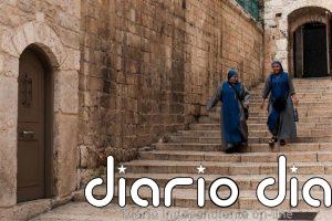 La Policía israelí difunde un vídeo de una agresión física contra una monja en Jerusalén a plena luz del día