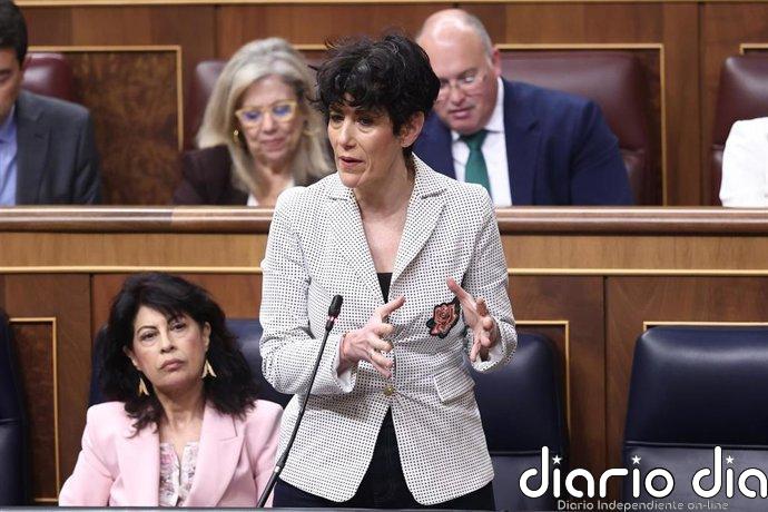 La portavoz del Gobierno rehúsa condenar al alcalde socialista de Lleida por prohibir el burka