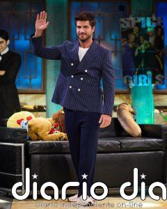 La raya diplomática de Maxi Iglesias en 'La Revuelta': el significado oculto que lo conecta con Aitana Sánchez-Gijón