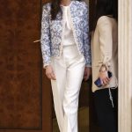 La Reina Letizia, lección de sostenibilidad al rescatar la chaqueta étnica de Mango que estrenó en 2013
