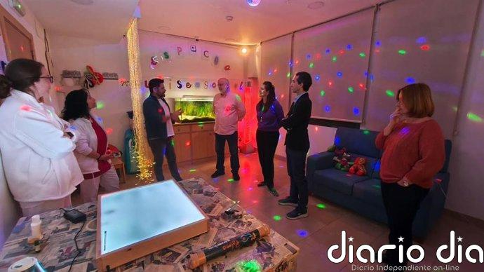 La sala multisensorial de Oms-Sant Miquel ayuda a la semana hasta 30 pacientes con problemas emocionales y cognitivos