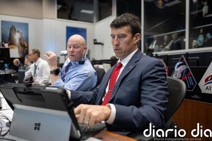 La tripulación del Artemis II se prepara para el encendido de los motores que los llevará fuera de órbita terrestre