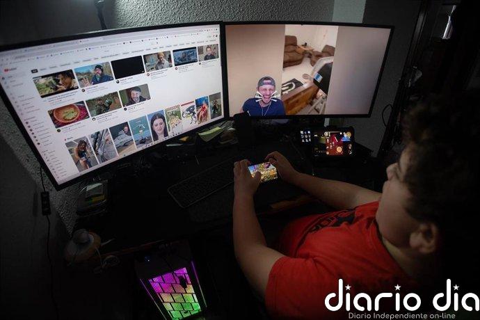 La UE presenta su 'app' gratuita de verificación de edad y avisa a plataformas: Ya no hay excusa para proteger a menores