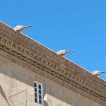 La Xunta y arquitectos reformularán los tubos de las gárgolas del Hostal, para reducir el impacto visual