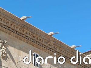 La Xunta y arquitectos reformularán los tubos de las gárgolas del Hostal, para reducir el impacto visual