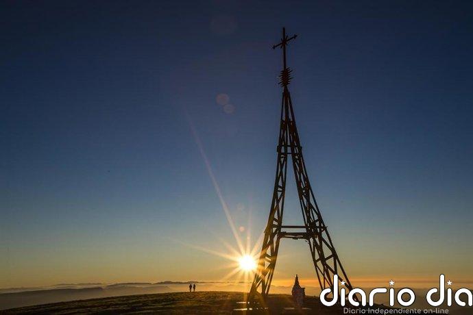 Las diputaciones de Álava y Bizkaia repararán conjuntamente la estructura de la cruz del monte Gorbea
