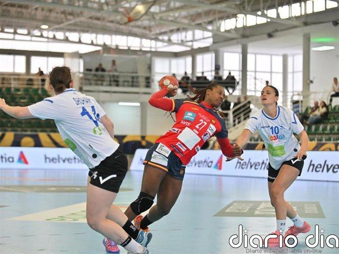 Las 'Guerreras' cumplen con el pleno ante la débil Israel y esperan rivales para el Europeo