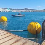 Las maniobras de reflotamiento del yate hundido en Eivissa se adelantan un día y el viernes se izará la nave