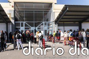 Las ONG atienden desde el Puerto de Almería a casi 200 inmigrantes en sus trámites de regularización y dan 900 citas más