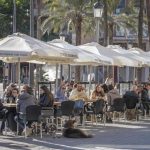 Las reservas de restaurantes se disparan un 16% en el puente del mayo impulsado por las escapadas a la costa