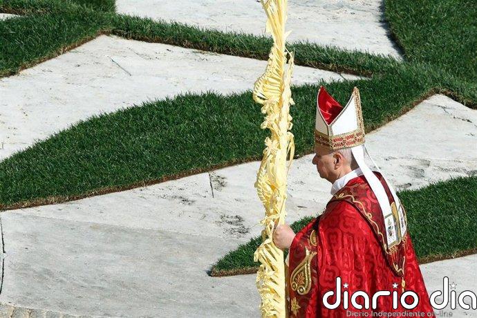 León XIV lavará los pies de 12 sacerdotes y cargará la Cruz en el Via Crucis en su primera Semana Santa como Papa