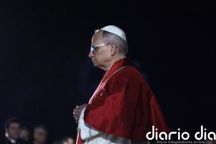 León XIV preside su primera Vigilia Pascual y llama a no dejarse "paralizar" por la guerra y la injusticia