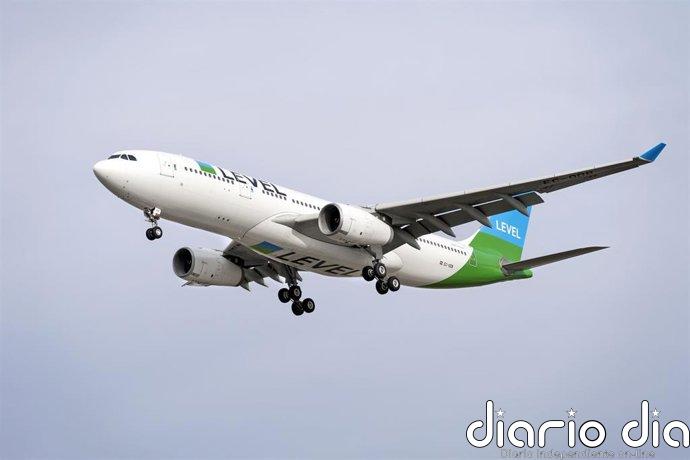 Level reduce los vuelos desde Barcelona en verano por "escasez en el suministro de motores"