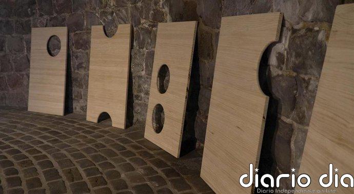 Leyre Arraiza reinterpreta las prendas y el sentido del tradicional traje de roncalesa en su muestra 'Muskoko'