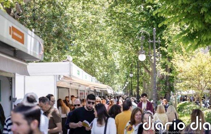 Literatura, educación y ciencia protagonizan este jueves el comienzo de la 44 Feria del Libro en la ciudad de Granada