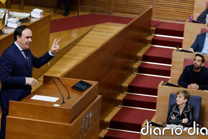 Llorca defiende el acceso de su pareja a la Administración y acusa al PSPV de mentir: "No tengo nada que esconder"