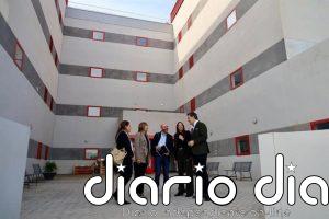 Loles López realiza una visita técnica a la nueva central de llamadas del Servicio Andaluz de Teleasistencia en Málaga