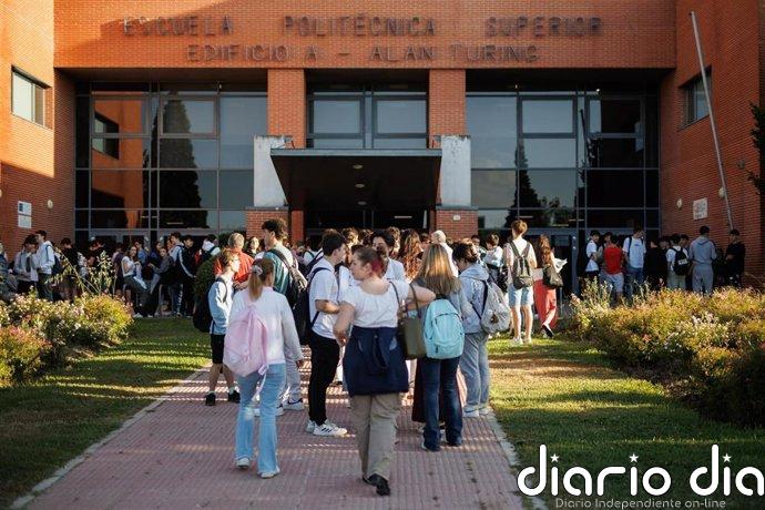 Los 38 colegios mayores abrirán en julio y agosto para dar formación y orientación a nuevos estudiantes y familias