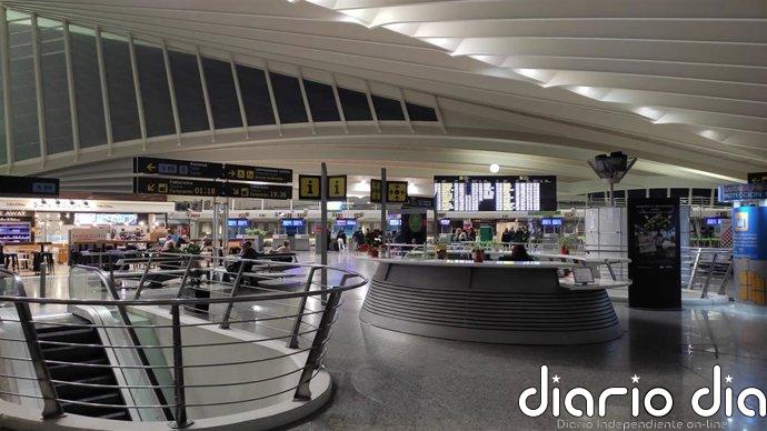Los aeropuertos vascos prevén operar un total de 879 vuelos en este puente de mayo