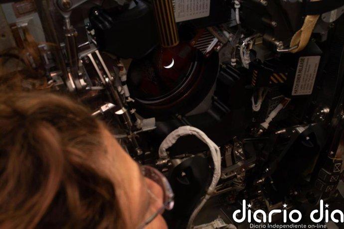 Los astronautas de la misión Artemis II llegan a la cara oculta de la Luna