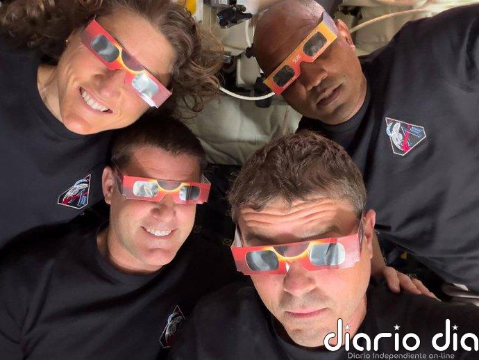 Los astronautas de la misión Artemis II realizan con éxito la primera maniobra para volver a la Tierra