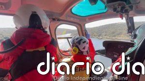 Los bomberos rescatan a un pescador herido en el embalse de El Vellón