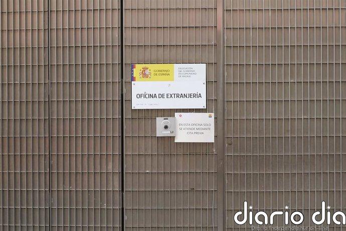 Los migrantes ya pueden empezar a solicitar su regularización por vía telemática