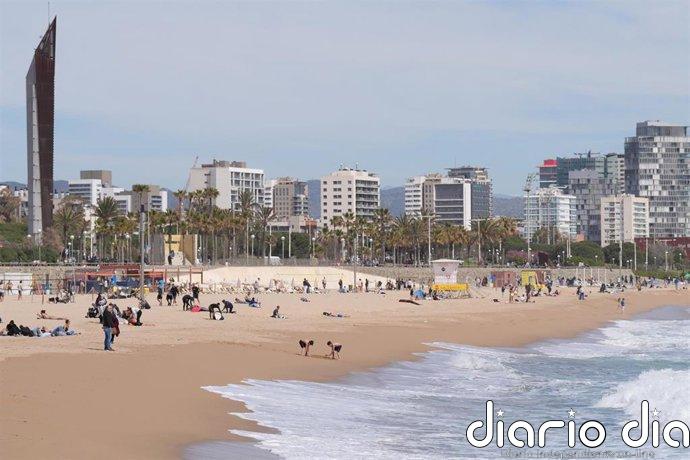 Los municipios catalanes de costa solicitan 6.285 servicios de temporada para las playas, un 6% más