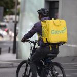 Los 'riders' de Glovo van la huelga en España este fin de semana tras el ERE que afecta a 750 repartidores