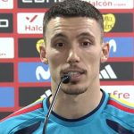 Louzán y los jugadores de la selección rechazan los cánticos xenófobos de Cornellá