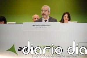 Lucena tacha de "mezquina" la presión de aerolíneas y defiende el alza de tarifas para blindar la inversión