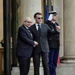 Macron condena los ataques de Israel a Líbano y reclama la inclusión de este en el alto el fuego regional