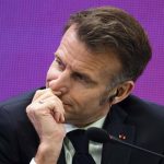 Macron insta a Irán a avanzar hacia un acuerdo "vinculante" y pide garantizar la seguridad en Ormuz