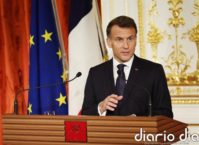 Macron pide "estar a la altura" de los compromisos en la OTAN tras las amenazas de Trump de sacar a EEUU