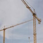 Madrid condena el "chantaje" que hace el Gobierno con la vivienda condicionando presupuesto a aceptar "sus recetas"