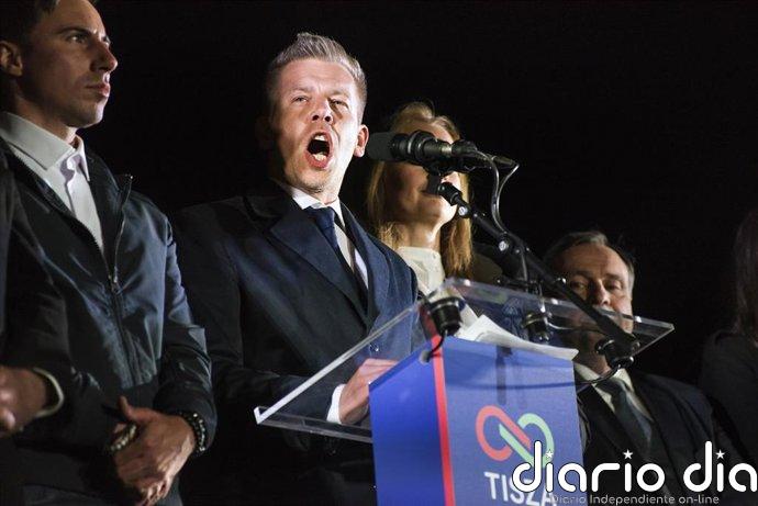 Magyar promete abrir una nueva era y señala que el lugar de Hungría "era, es y será" en Europa