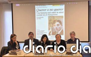 Manuel Valdivia presenta su primera novela, 'Querer o no querer', sobre memoria, familia y salud mental en la posguerra