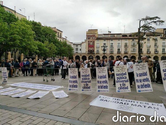 'Marea Blanca' La Rioja exigen mejores prestaciones sanitarias y alertan del "desmantelamiento del sistema público"