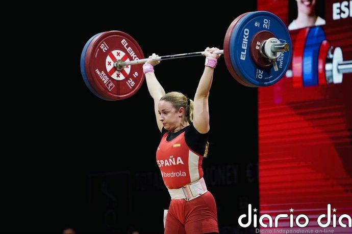 María Olalla roza el podio en dos tiempos durante el Campeonato de Europa de halterofilia
