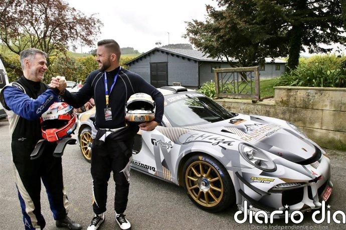 Martínez Abad recorre en un Porsche de competición un tramo del Rallye Festival Hoznayo
