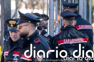 Más de 30 personas son tomadas como rehenes por un grupo de supuestos ladrones en un banco del sur de Italia