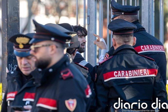 Más de 30 personas son tomadas como rehenes por un grupo de supuestos ladrones en un banco del sur de Italia